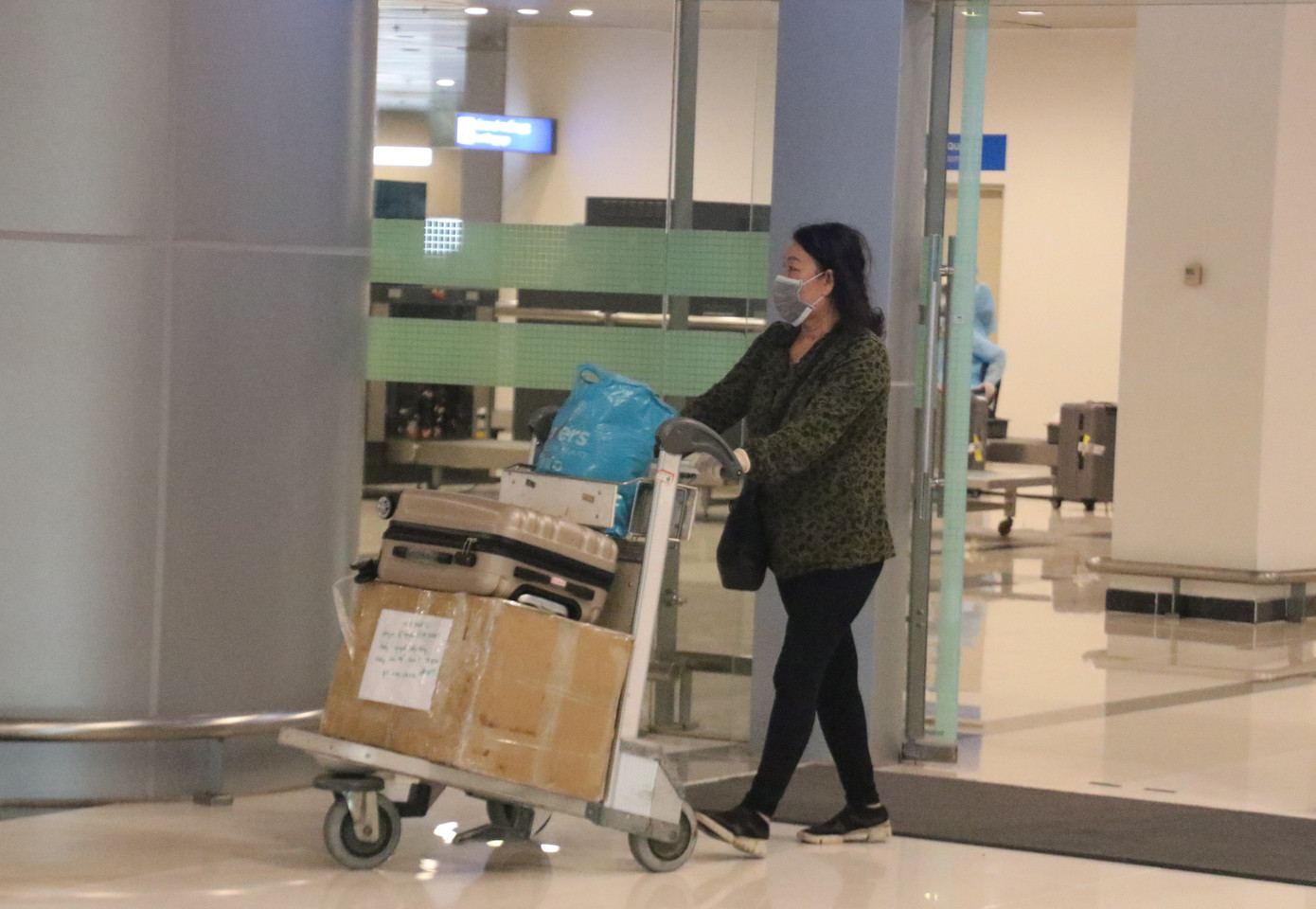 Cần Thơ đón, cách ly 164 hành khách từ Anh về Việt Nam ảnh 5