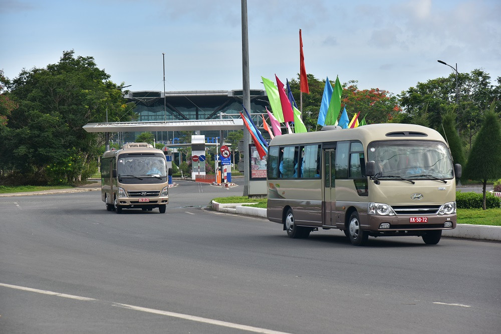 Đón hàng trăm công dân Việt và người nước ngoài từ Ấn Độ về nước ảnh 3