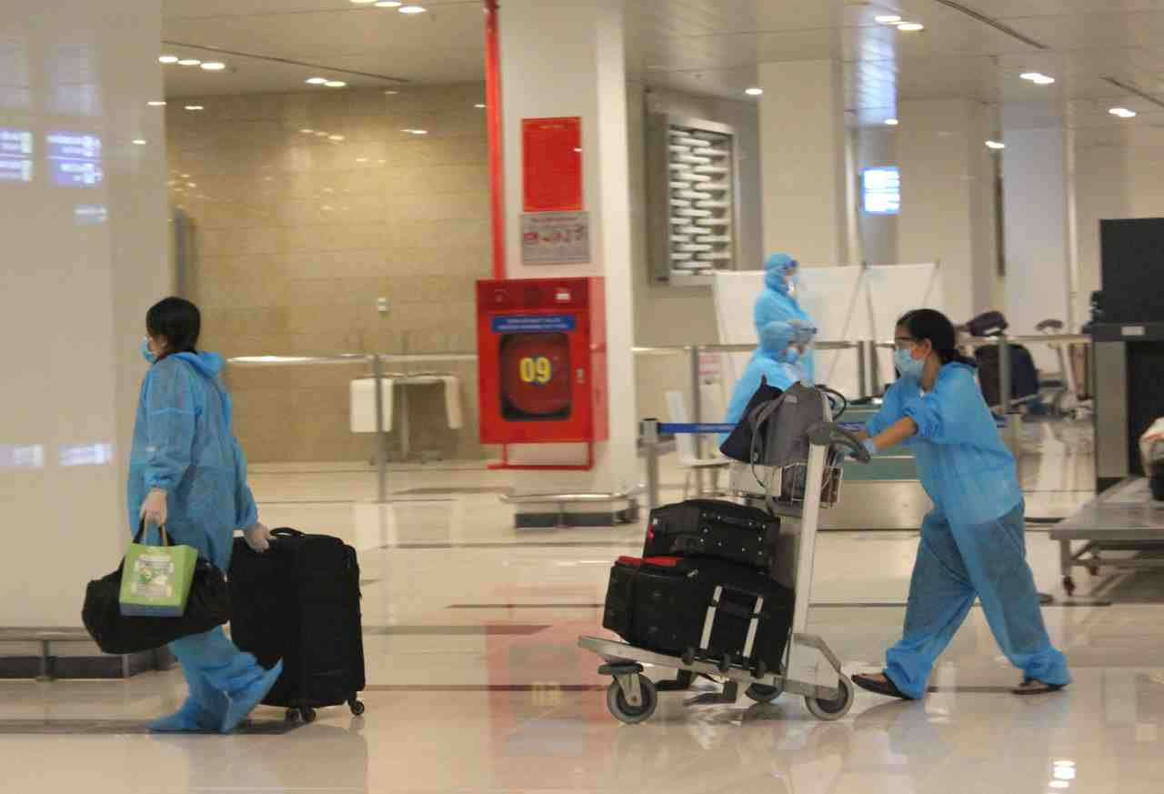 Đón và cách ly hơn 300 công dân về từ Malaysia ảnh 4