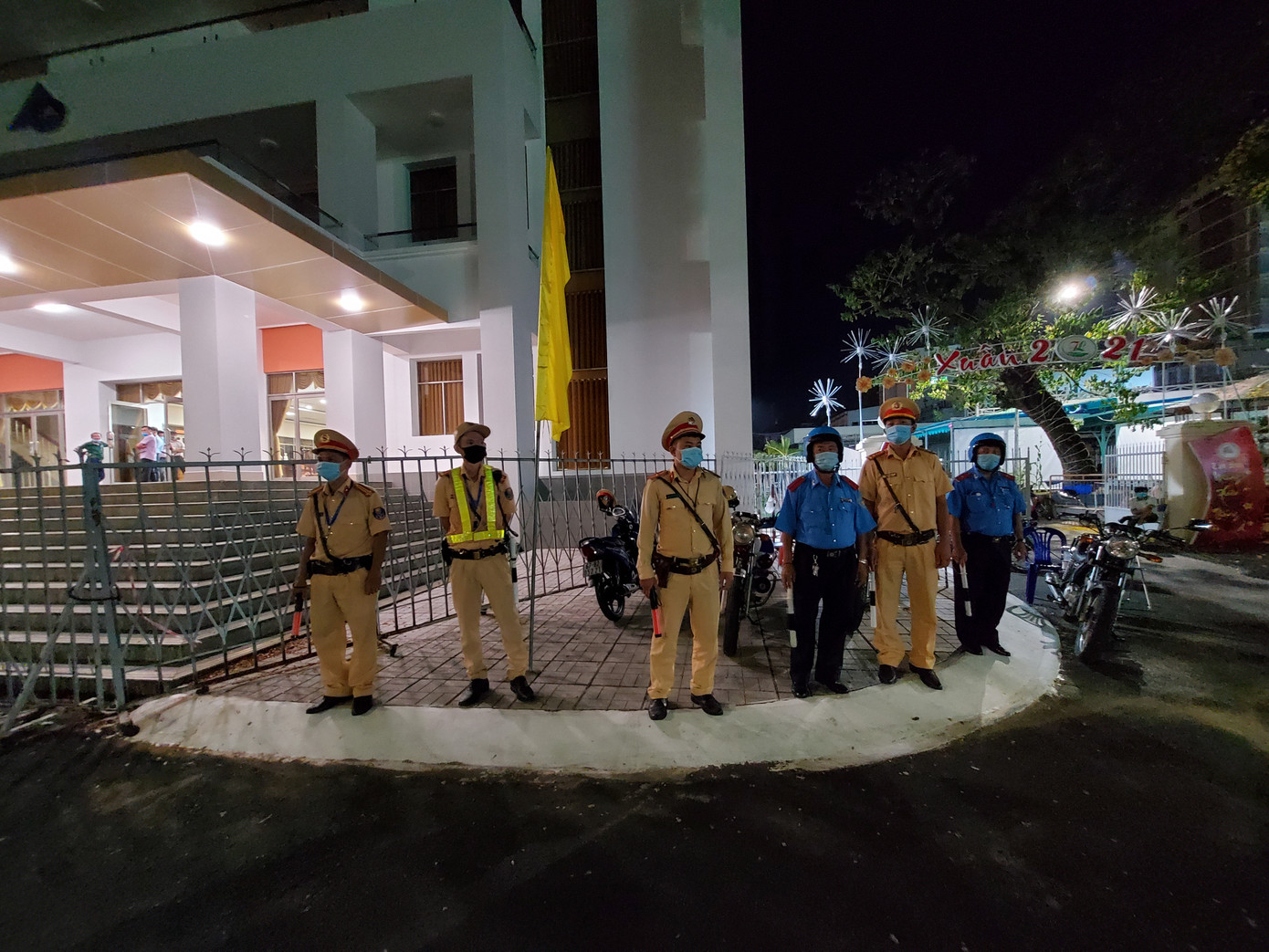 Cả nước chính thức bước sang năm mới Tân Sửu 2021 ảnh 31