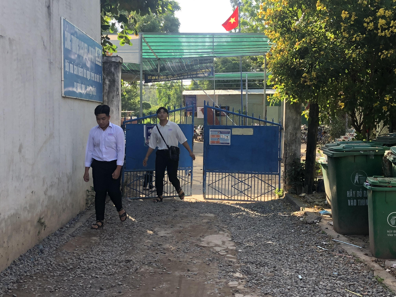 Xem xét kỉ luật lãnh đạo trường vụ nữ sinh nghi uống thuốc tự tử ảnh 1