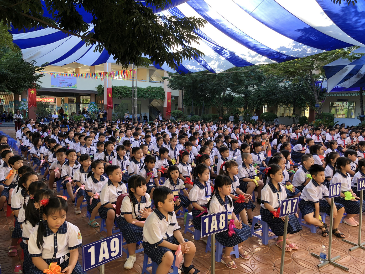 Lễ khai giảng đặc biệt trong mùa COVID-19: Nơi trực tuyến, nơi khai giảng trong lớp học ảnh 20