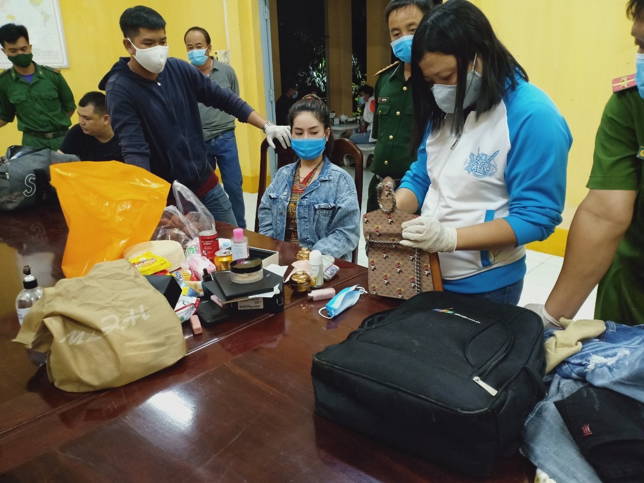 Lợi dụng đêm tối, hàng chục đối tượng nhập cảnh trái phép về Việt Nam ảnh 2