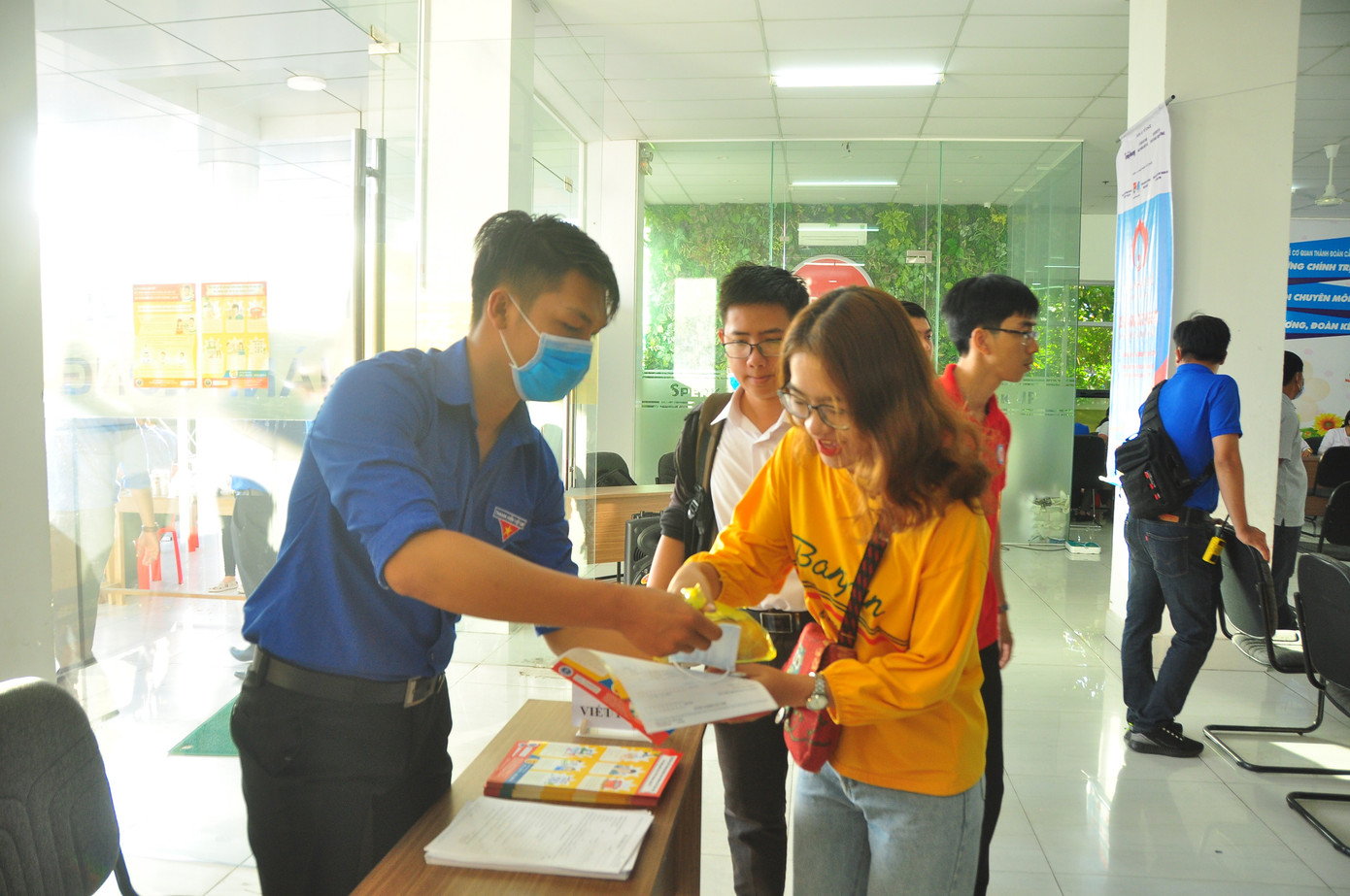 Hưởng ứng Chủ nhật Đỏ hiến máu cứu người tại Cần Thơ ảnh 8