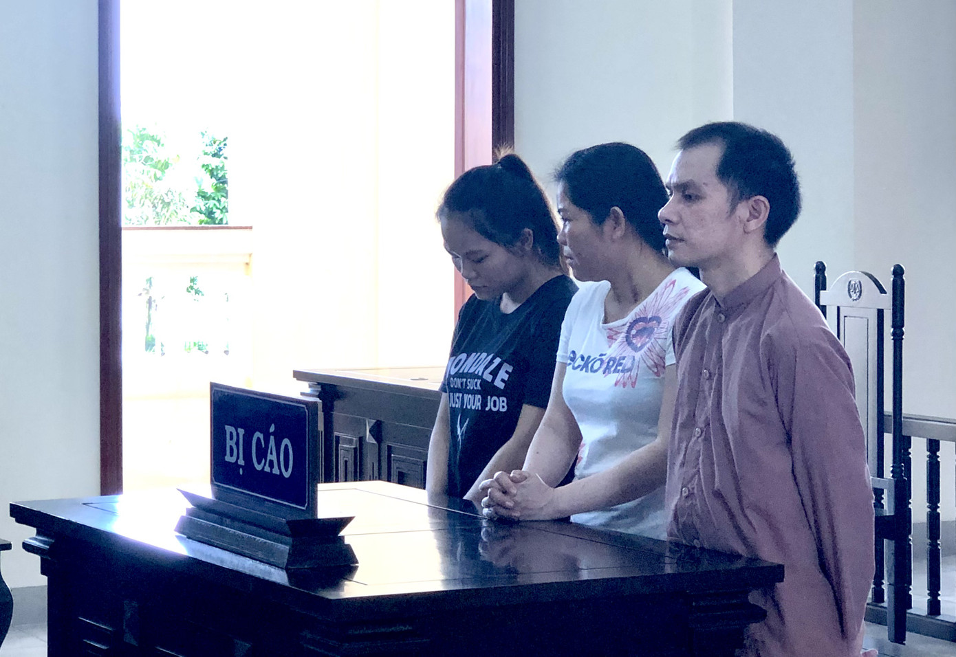 Mẹ gả 2 con mới 14 tuổi sang Trung Quốc lấy chồng: 'Tôi đã sai' ảnh 1