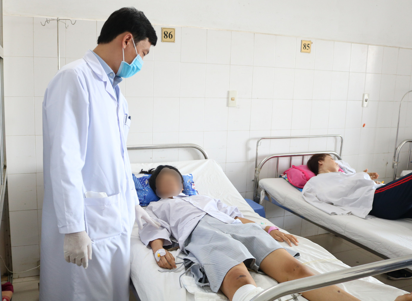 Cứu bé gái 15 tuổi khỏi tàn phế sau khi dập nát chân vì tai nạn ảnh 2