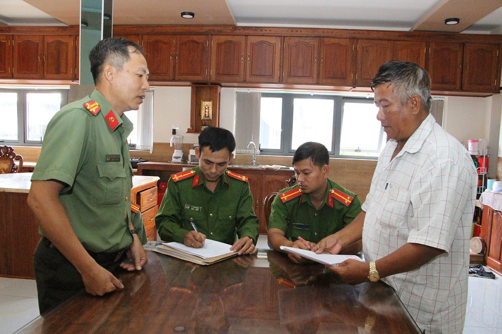 Mới nhất vụ vận chuyển 51kg vàng trái phép qua biên giới: Vận động đầu thú ảnh 1