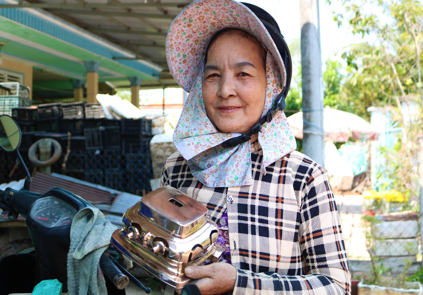 Nghề chùi lư đồng kiếm tiền triệu xài Tết ảnh 4