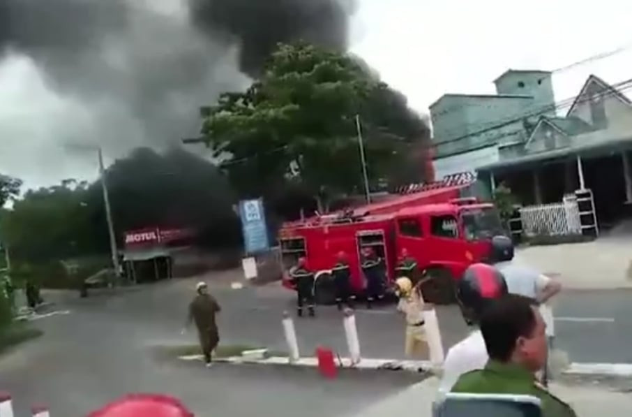 Cháy cây xăng, 2 người bỏng nặng, 1 người chết tại chỗ ảnh 1