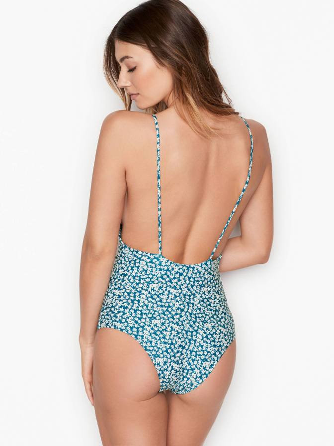 Đường cong thể hình 'uốn lượn' tuyệt đẹp của nàng mẫu 9x cao 1m80 ảnh 12