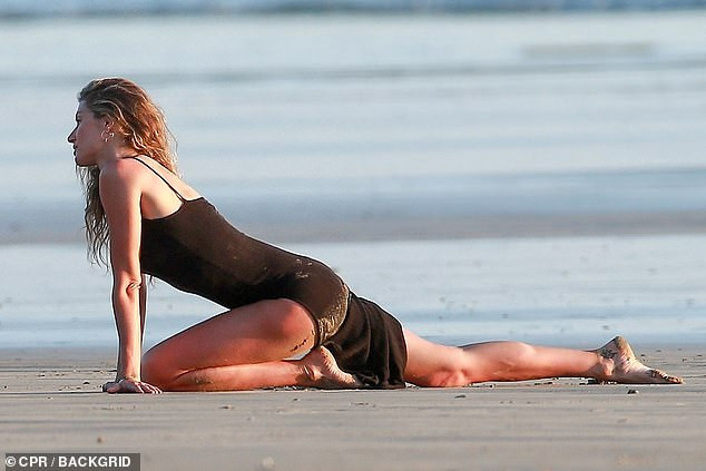 'Chân dài triệu đô' Gisele Bundchen thả dáng tuyệt mỹ với áo tắm bé xíu ảnh 7