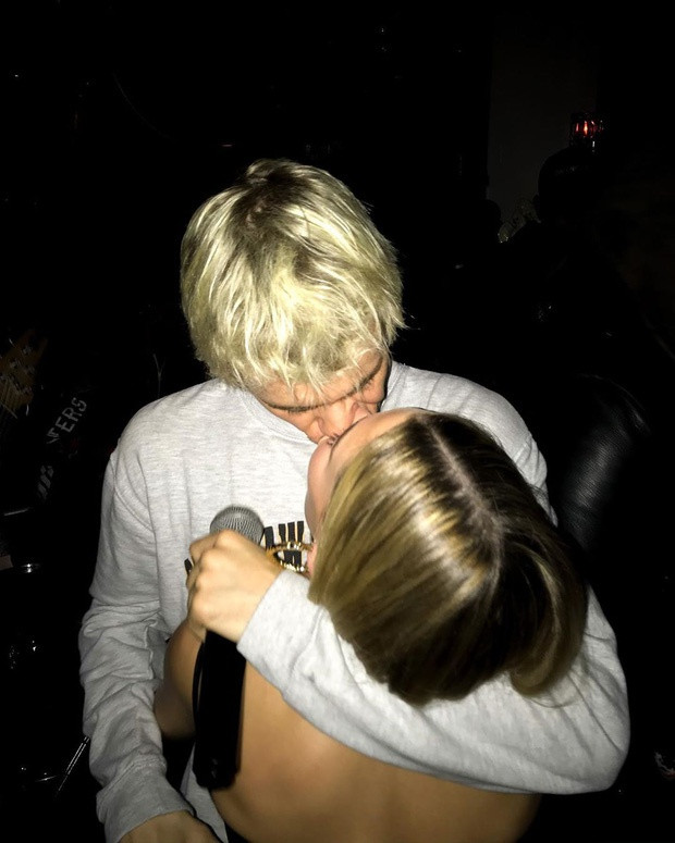 Hailey Bieber đẹp hoàn hảo từ gương mặt đến body 'cực phẩm' ảnh 13