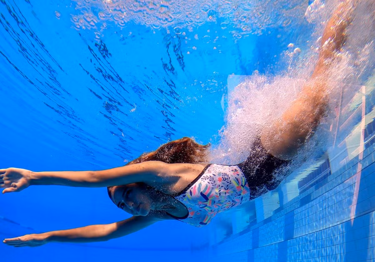 Emily Feld gợi cảm mơn mơn ở tuổi 17 với áo tắm ảnh 7