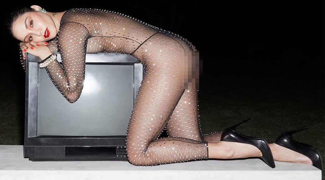 Vanessa Hudgens khoe hình xăm cô gái khoả thân hút hàng triệu view ảnh 3