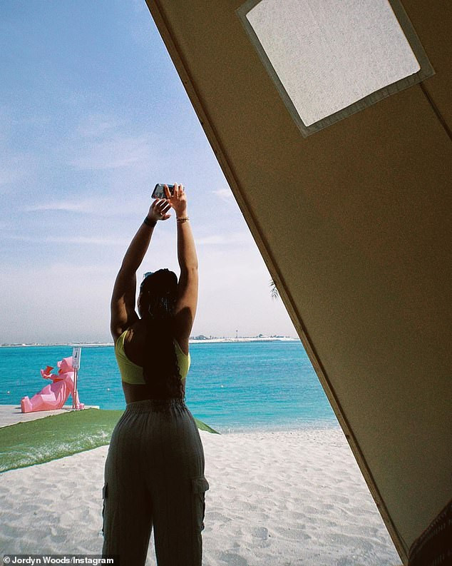 Mẫu ngoại cỡ Jordyn Woods khoe vòng 1 'khủng' siêu nóng bỏng ảnh 3