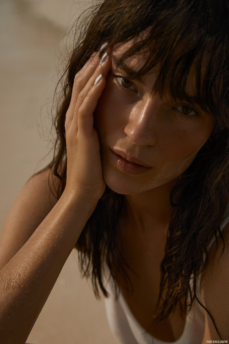 Nàng mẫu đến từ Iceland nóng bỏng hoang dại trong loạt ảnh kiệm vải ảnh 8