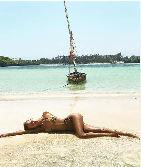 Thân hình chuẩn 'từng cm' của chân dài 9x Frida Aasen ảnh 11