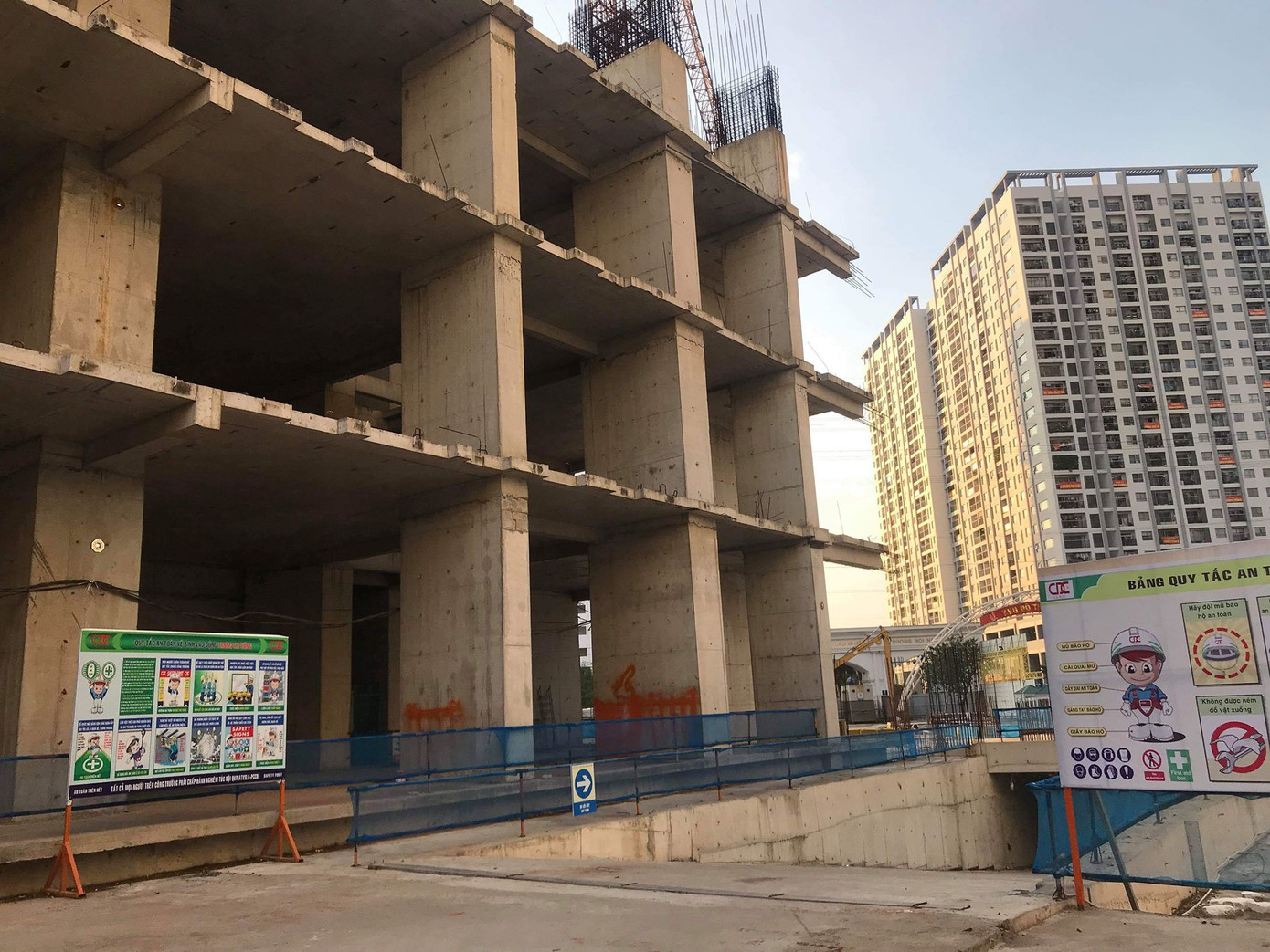 Bên trong Usilk City, khu căn hộ bỏ hoang 'khủng' nhất Hà Nội ảnh 9