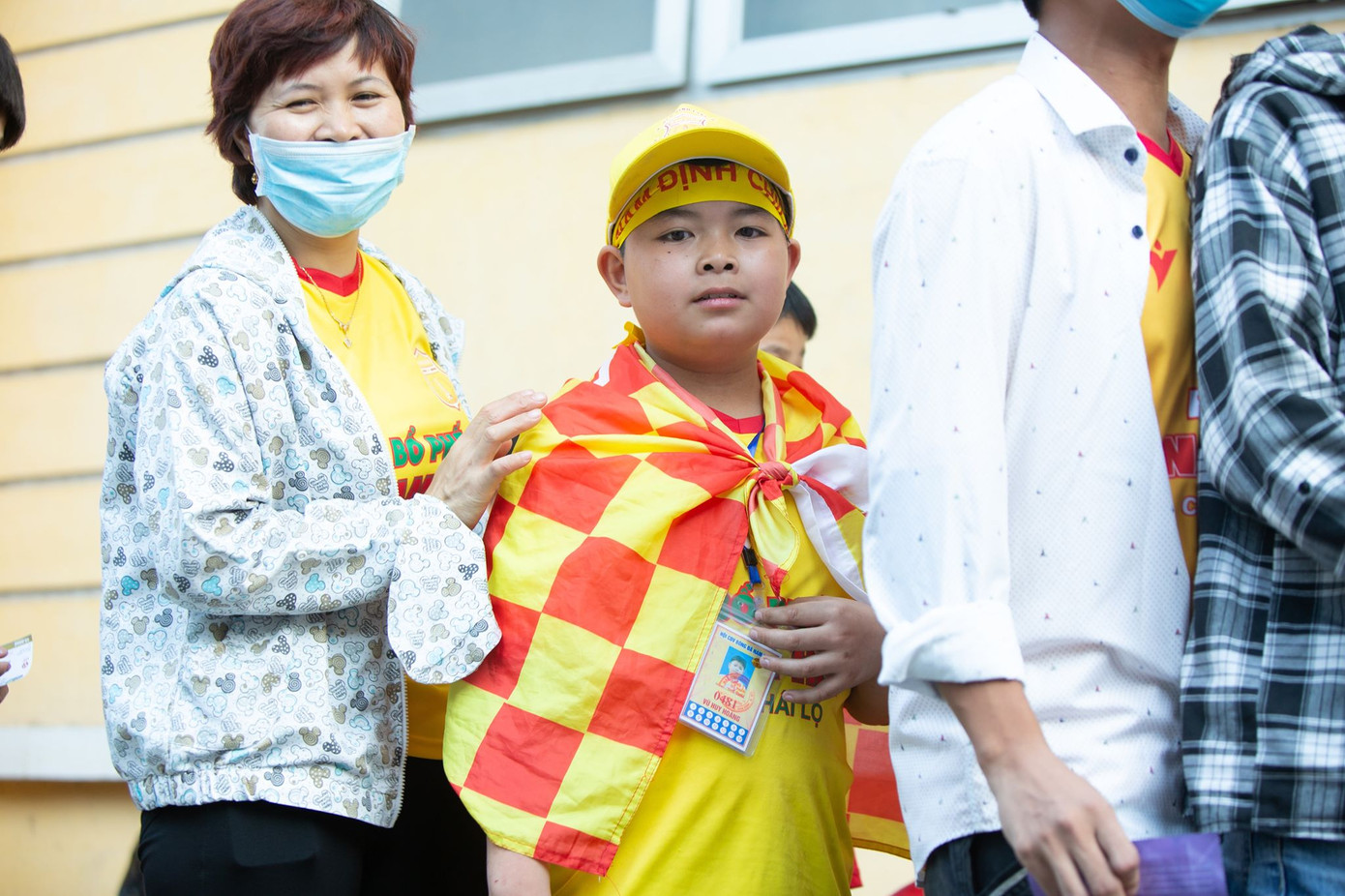 CĐV Nam Định hào hứng với trận đấu 'đông nhất thế giới' ảnh 8