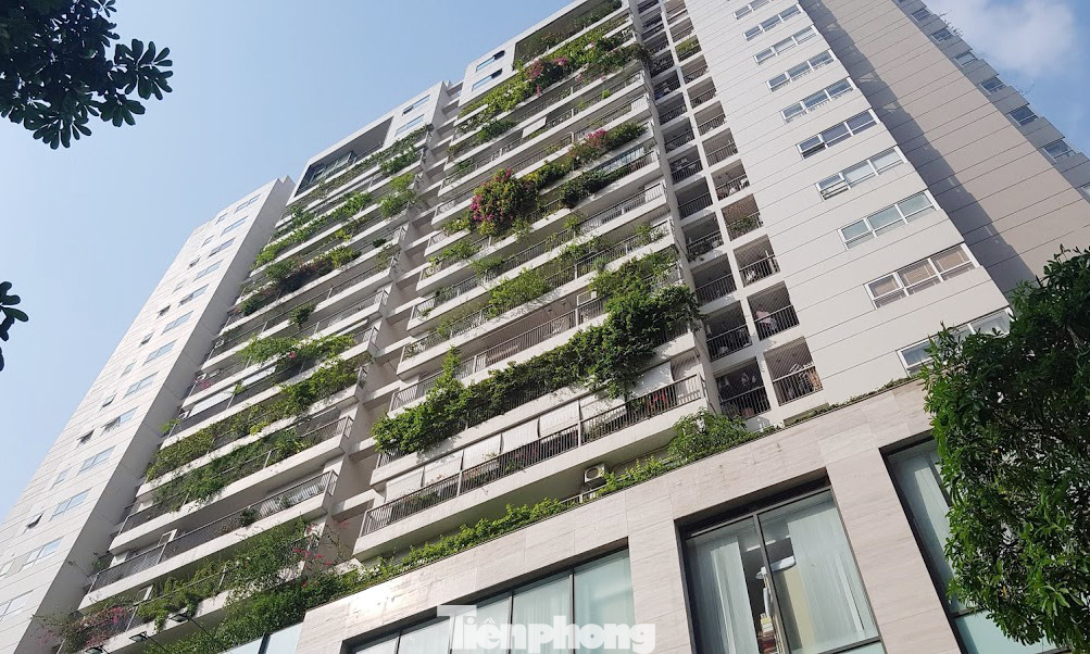 Cận cảnh khu đất công làm bãi xe 'biến hình' thành cao ốc ở Hà Nội ảnh 5