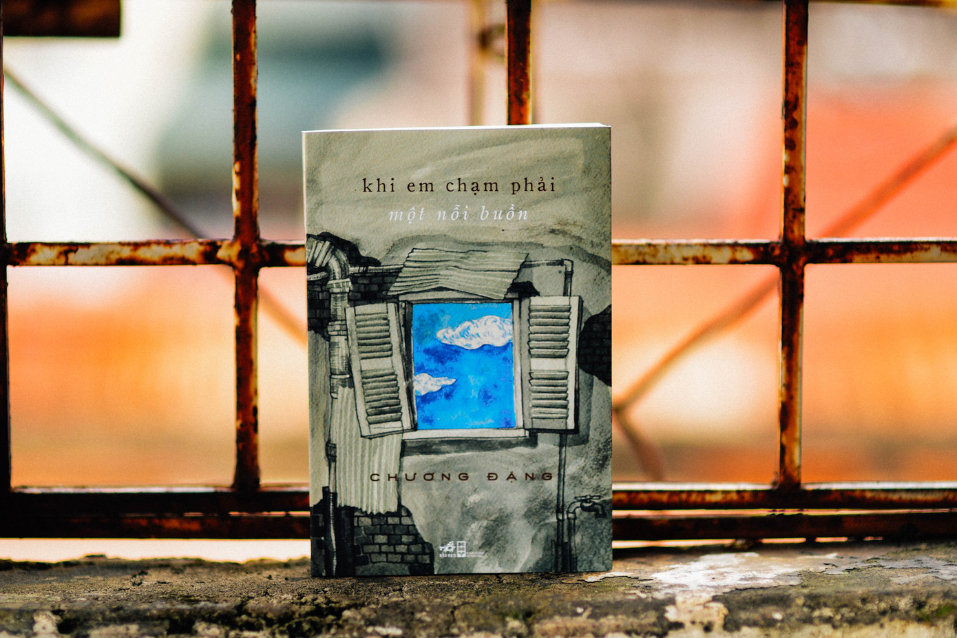 “Khi em chạm phải một nỗi buồn” - Lá thư gửi những bạn trẻ đang loay hoay giữa đời ảnh 1