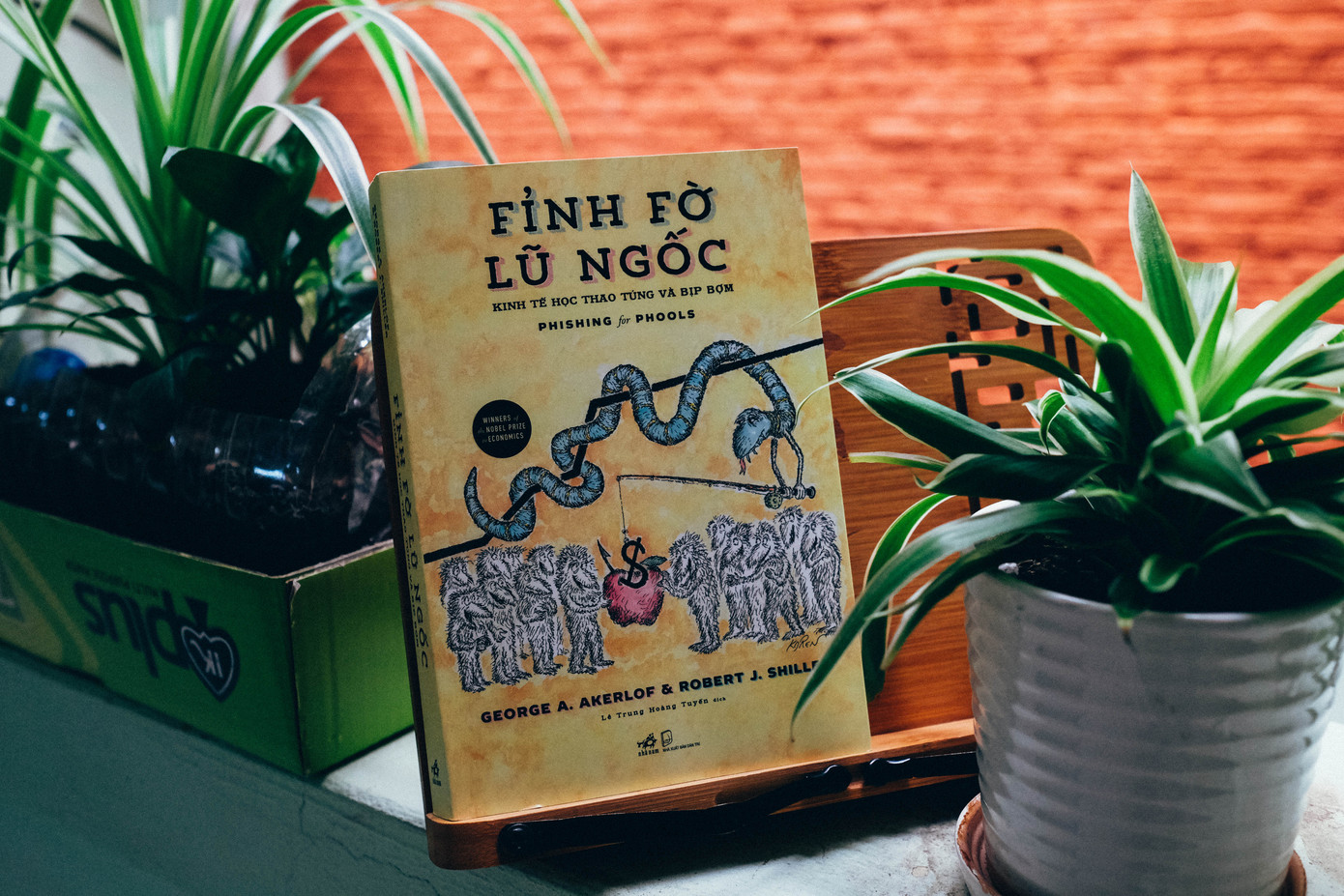 “Fỉnh fờ lũ ngốc” và cách thị trường lừa dối chúng ta ảnh 1