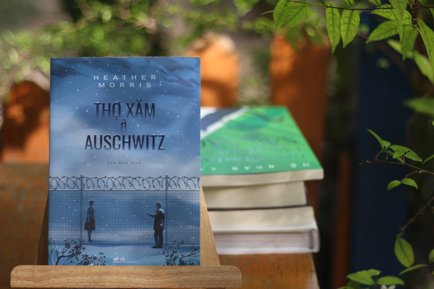 “Thợ xăm ở Auschwitz”: Phẩm giá và tình người trong nghịch cảnh ảnh 1