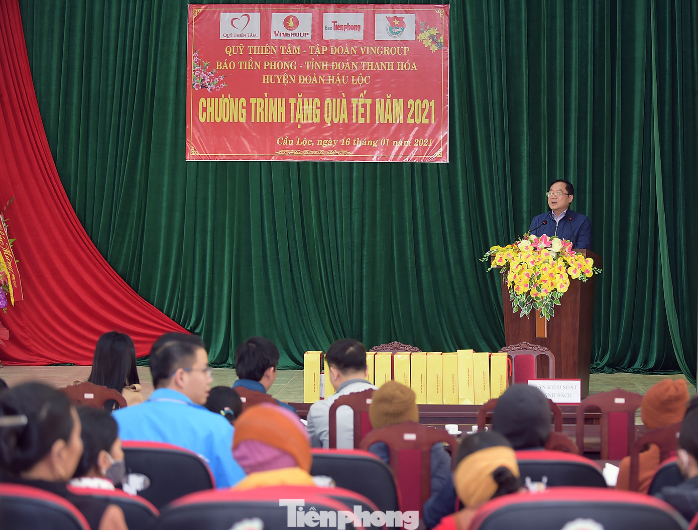 Hoa hậu Đỗ Thị Hà đồng hành mang Tết sớm đến các hộ khó khăn xứ Thanh ảnh 1