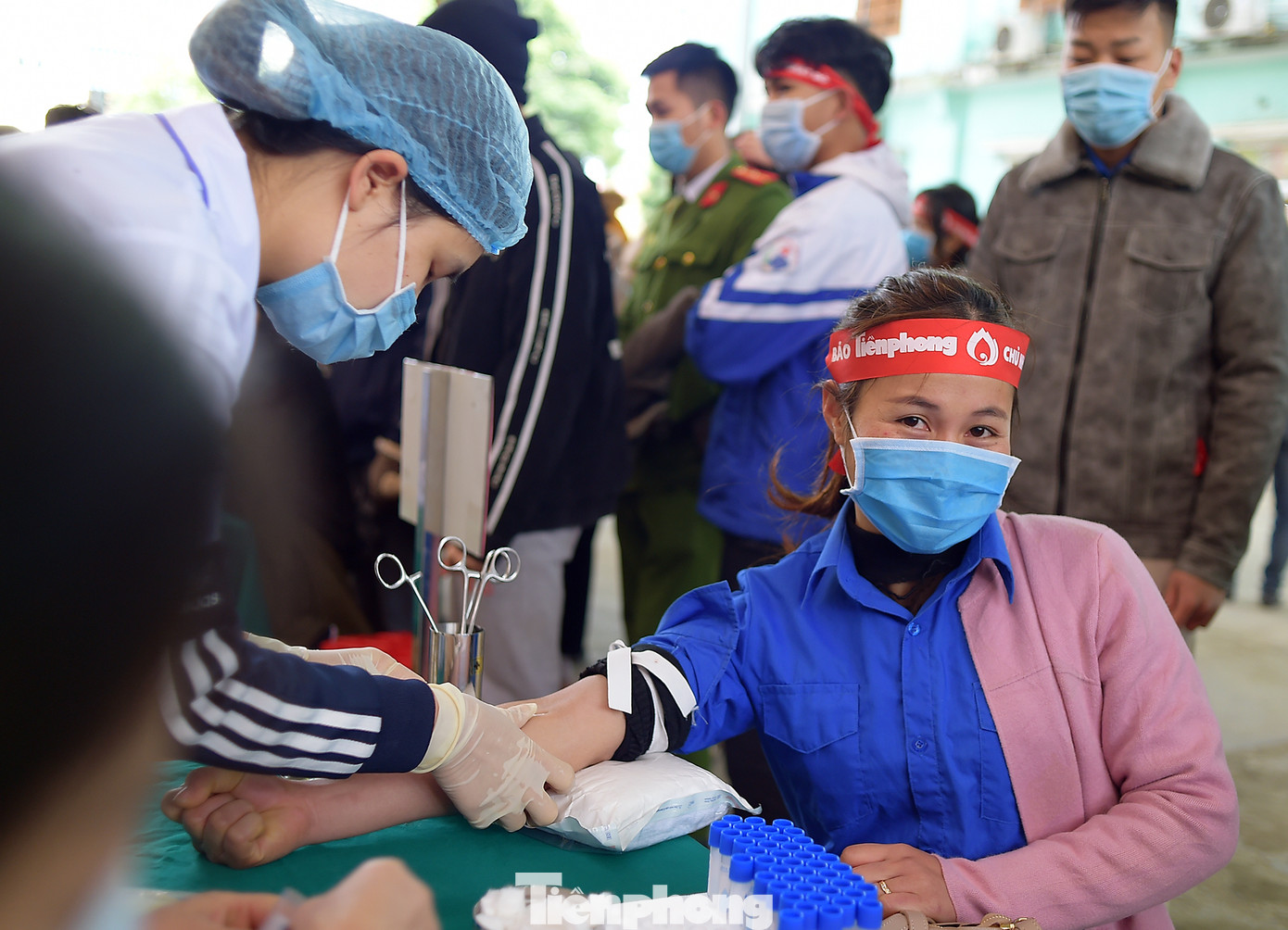 Tuổi trẻ Yên Bái xua tan giá rét, hiến máu cứu người ảnh 12