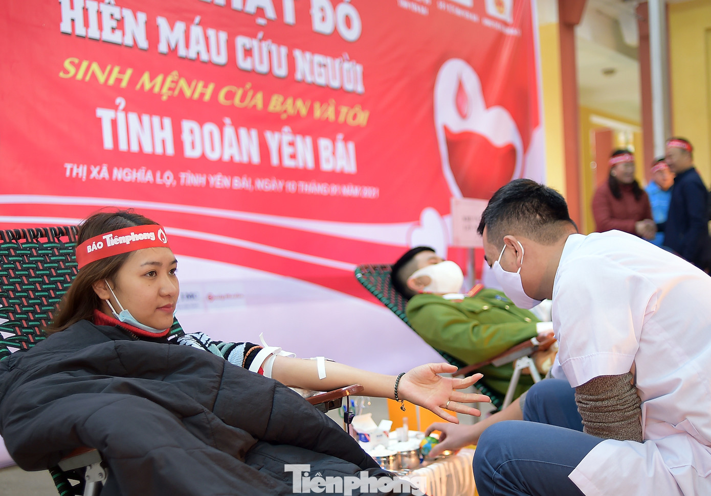 Tuổi trẻ Yên Bái xua tan giá rét, hiến máu cứu người ảnh 14
