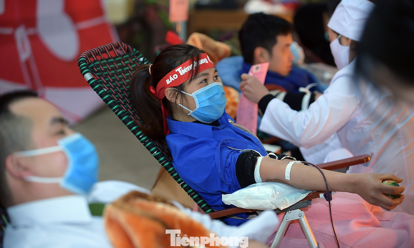 Tuổi trẻ Yên Bái xua tan giá rét, hiến máu cứu người ảnh 18