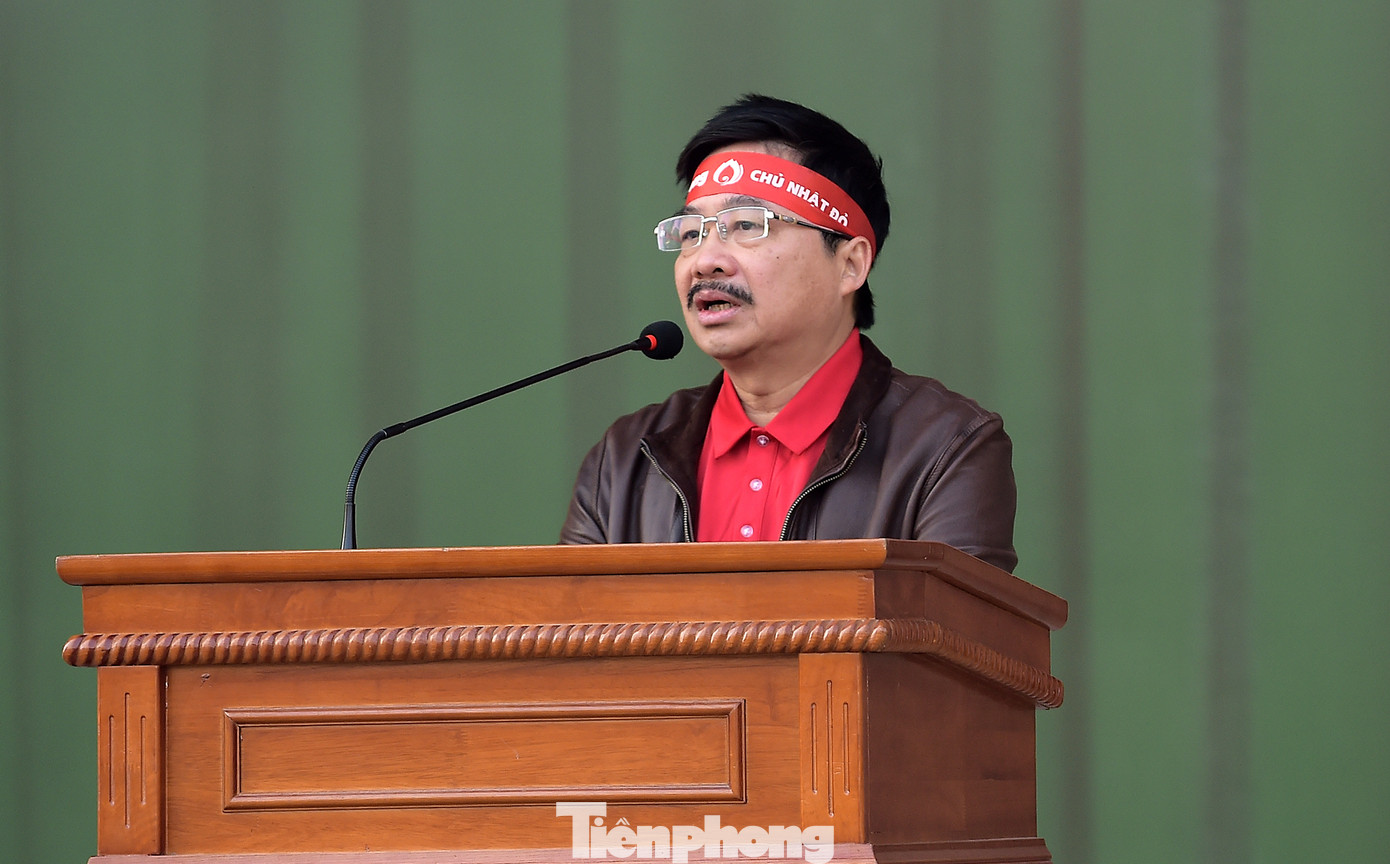 'Bóng hồng' Học viện Cảnh sát Nhân dân sẻ chia giọt hồng lan tỏa Chủ nhật Đỏ ảnh 4