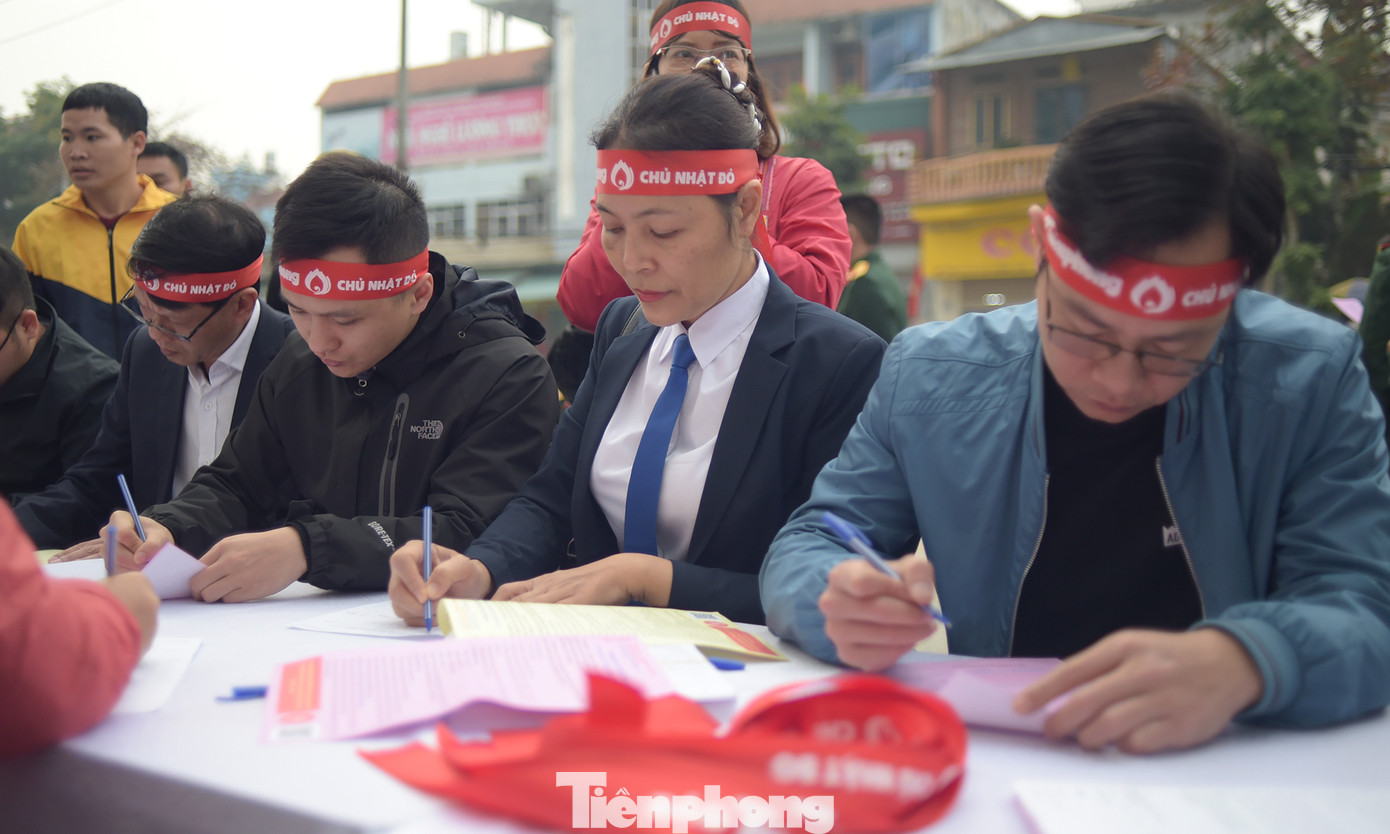 Chủ nhật Đỏ tại Hòa Bình tiếp nhận đơn vị máu vượt dự kiến ảnh 6