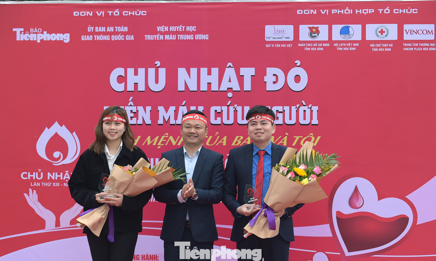 Chủ nhật Đỏ tại Hòa Bình tiếp nhận đơn vị máu vượt dự kiến ảnh 4