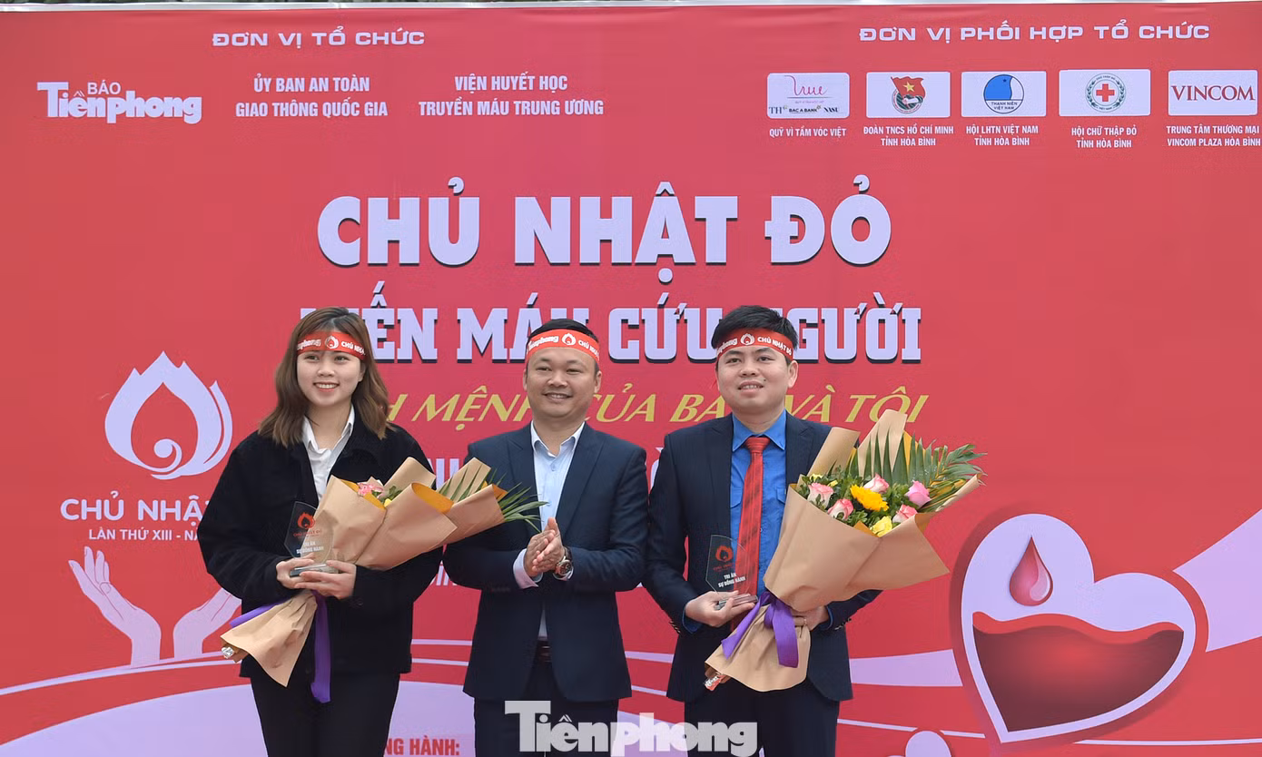 Chủ nhật Đỏ tại Hòa Bình tiếp nhận đơn vị máu vượt dự kiến ảnh 4