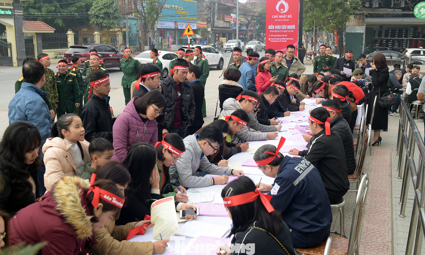 Chủ nhật Đỏ tại Hòa Bình tiếp nhận đơn vị máu vượt dự kiến ảnh 5