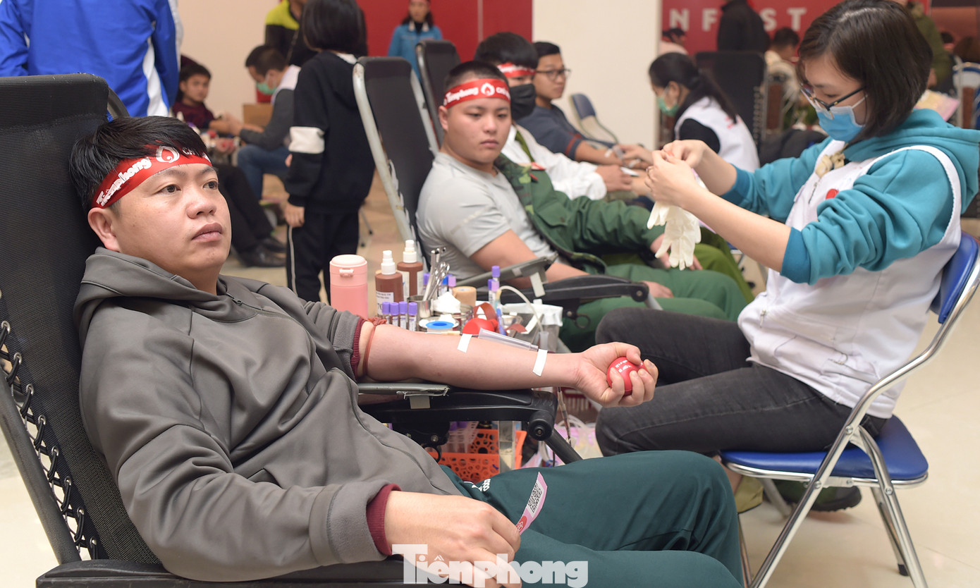 Chủ nhật Đỏ tại Hòa Bình tiếp nhận đơn vị máu vượt dự kiến ảnh 12