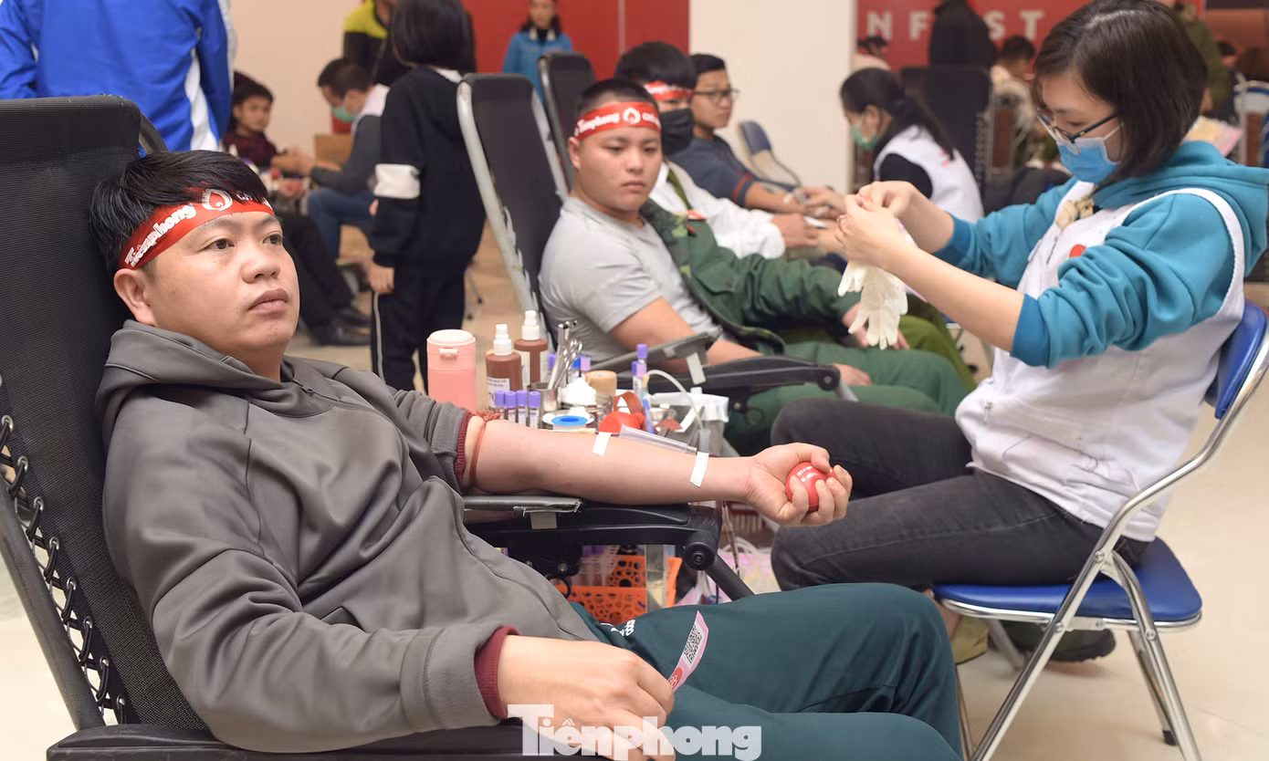 Chủ nhật Đỏ tại Hòa Bình tiếp nhận đơn vị máu vượt dự kiến ảnh 12