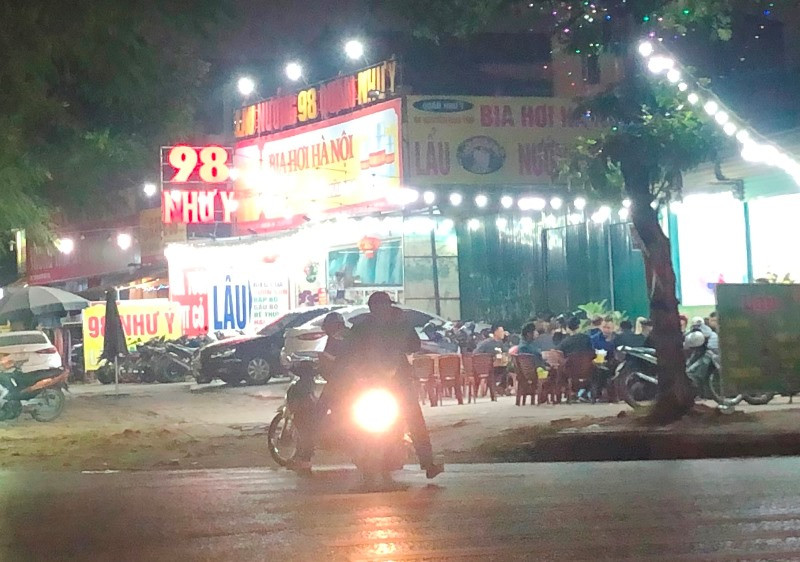 Quán bia tấp nập khách như chưa hề có Nghị định 100 ảnh 10