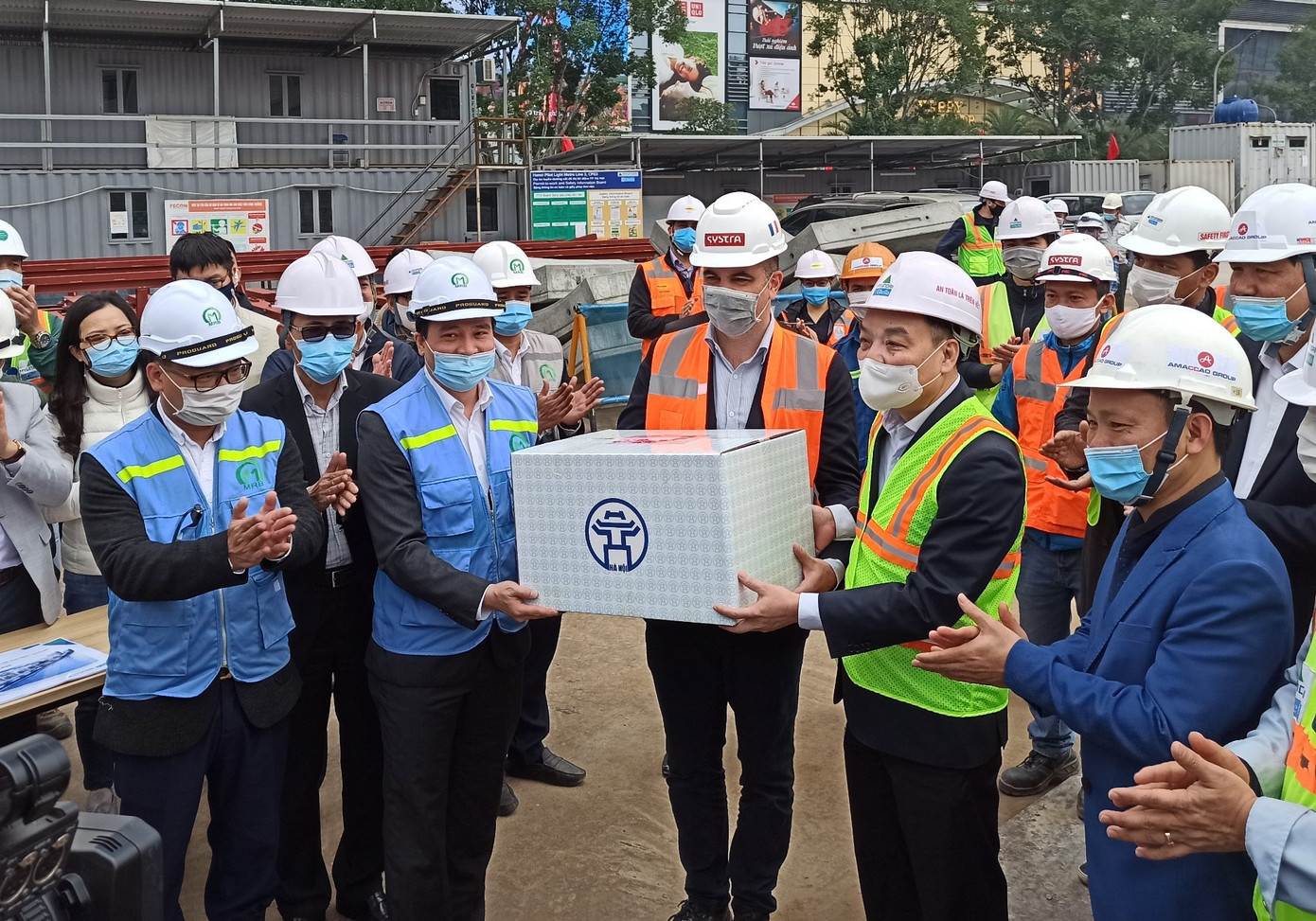 Chủ tịch Hà Nội kiểm tra công trường metro thi công xuyên Tết ảnh 1