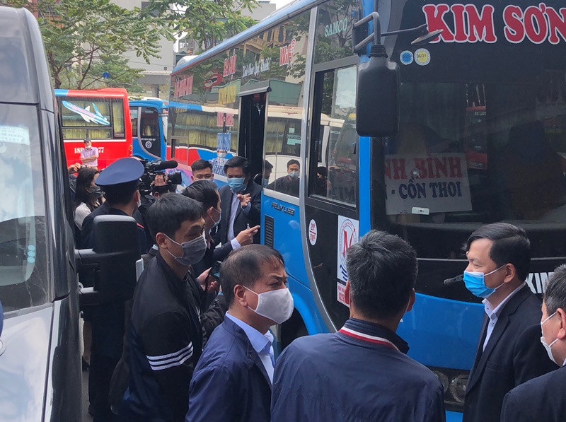 Bộ trưởng Bộ GTVT: Khách có thân nhiệt cao phải cách ly ngay ảnh 1