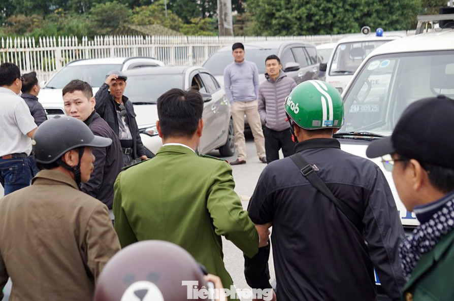 Thủ đoạn tinh vi của nhóm sản xuất, in vé giả trận Việt Nam-Thái Lan ảnh 2