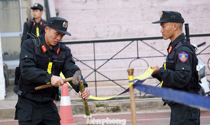 Huy động chó nghiệp vụ rà soát an ninh, bảo vệ phiên tòa vụ 'nữ sinh giao gà' ảnh 8