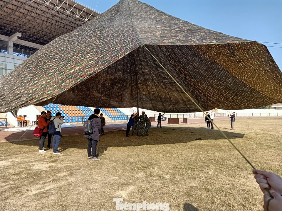 Huy động hơn 100 cảnh sát bảo vệ phiên tòa xét xử vụ nữ sinh giao gà ảnh 1