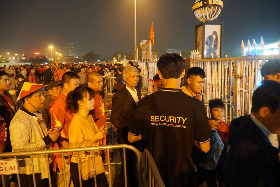 An ninh thắt chặt quanh sân Mỹ Đình trước giờ bóng lăn ảnh 7