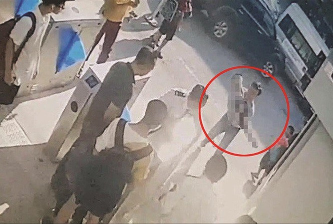 Vụ bé trai 6 tuổi trường Gateway tử vong: Bà Bích Quy từ chối luật sư bào chữa ảnh 2