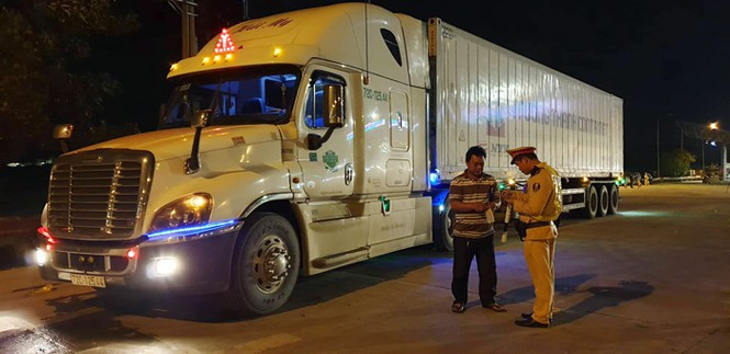 CSGT toàn quốc tăng cường xử lý nồng độ cồn, ma túy dịp Tết ảnh 1