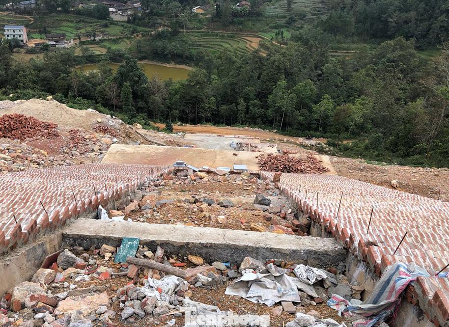 Cận cảnh siêu dự án 'bạt núi' làm du lịch ở Lũng Cú vừa bị đình chỉ ảnh 5