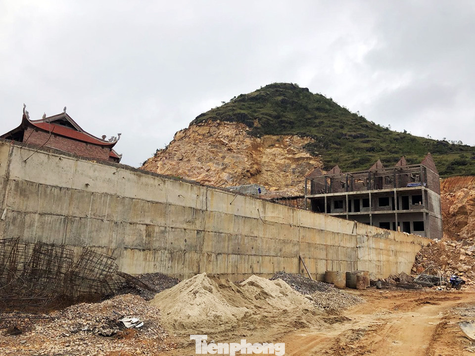 Cận cảnh siêu dự án 'bạt núi' làm du lịch ở Lũng Cú vừa bị đình chỉ ảnh 3