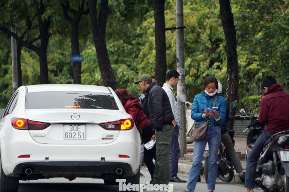 Cảnh sát dựng rào chuẩn bị trước giờ bóng lăn trận Việt Nam - Thái Lan ảnh 6